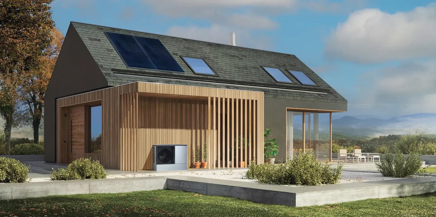 Maison écologique contemporaine intégrant une pompe à chaleur air-eau et des panneaux photovoltaïques sur le toit, illustrant la synergie entre ces technologies vertes