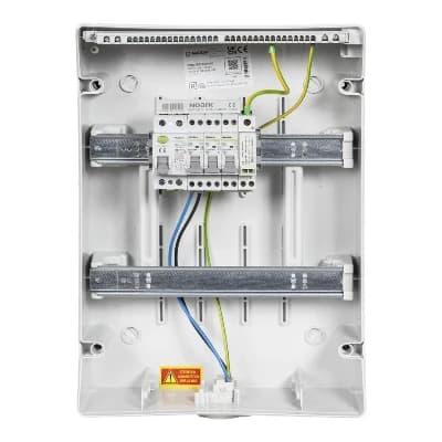 Coffret AC MADENR - 1 à 3kW - Monophasé - Micro-onduleurs (hors Enphase) - 1 circuit - Inter Diff 25A/30mA Type A haute immunité (Type G) - Disjoncteur C20 - Parafoudre Type 2 - Prise de courant - Emplacement passerelle