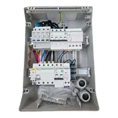 Coffret AC MADENR - 33 à 36kW - Triphasé - Inter Diff 63A/300mA Type AC - Disjoncteur C63 - Parafoudre Type 2 - Bobine MX