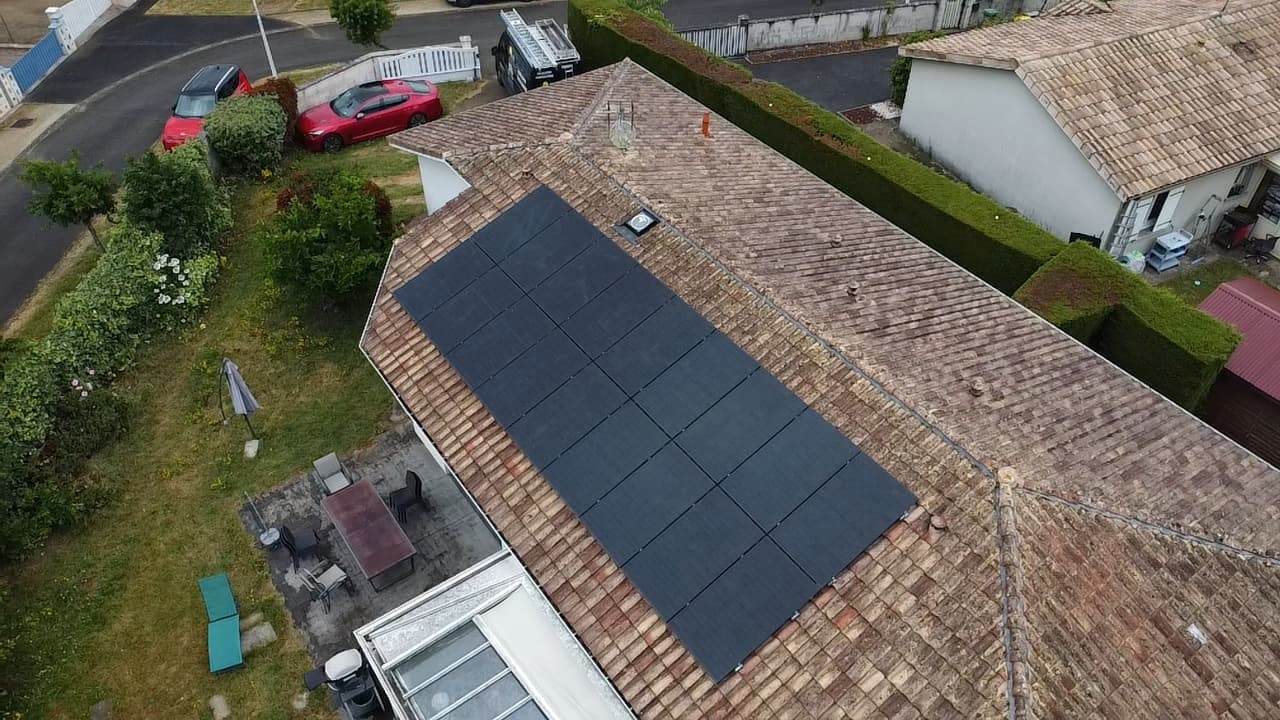 Installation photovoltaïque avec stockage virtuel