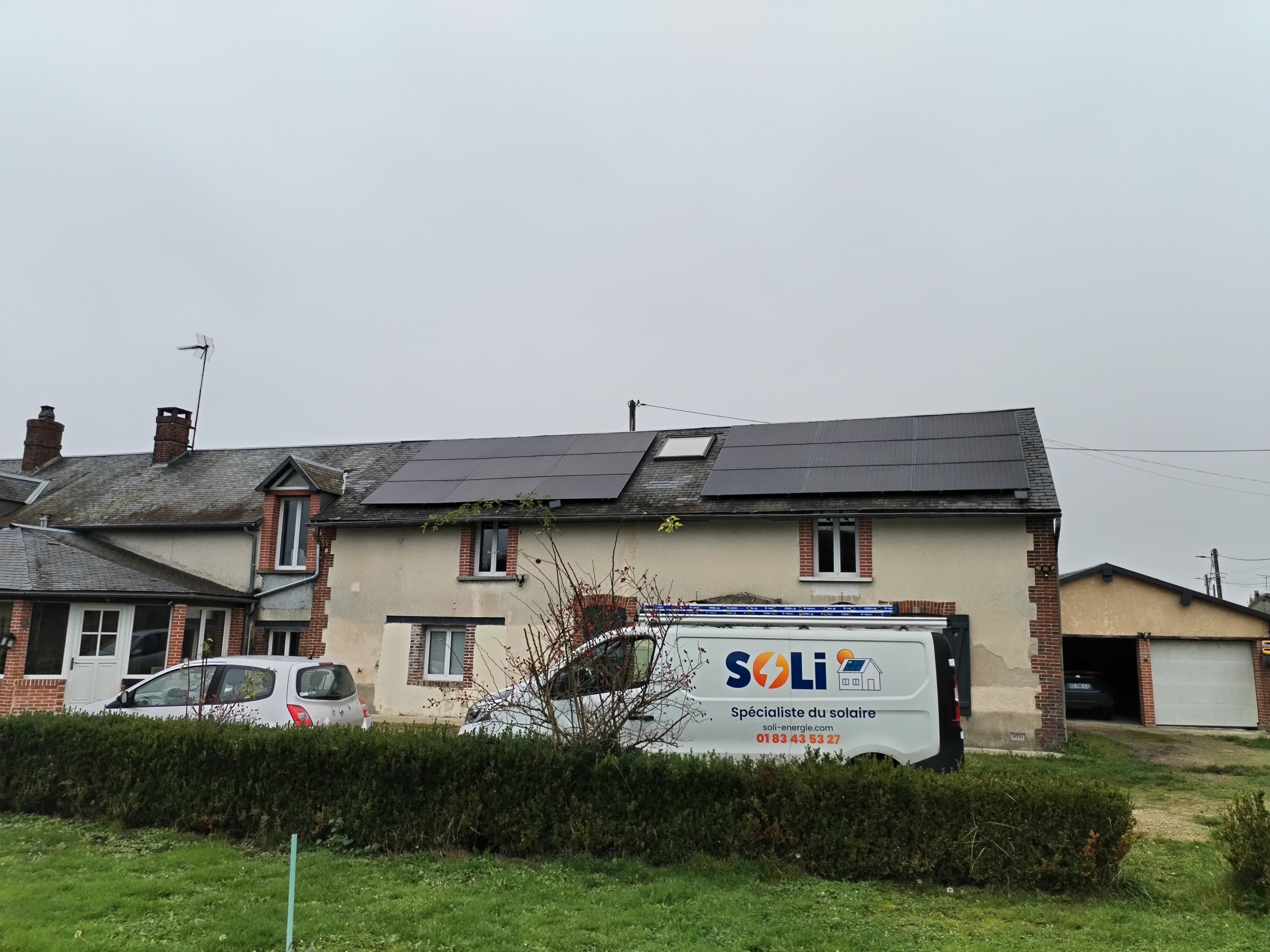 Installation photovoltaïque de 9.0 kWc à Les Pinthières