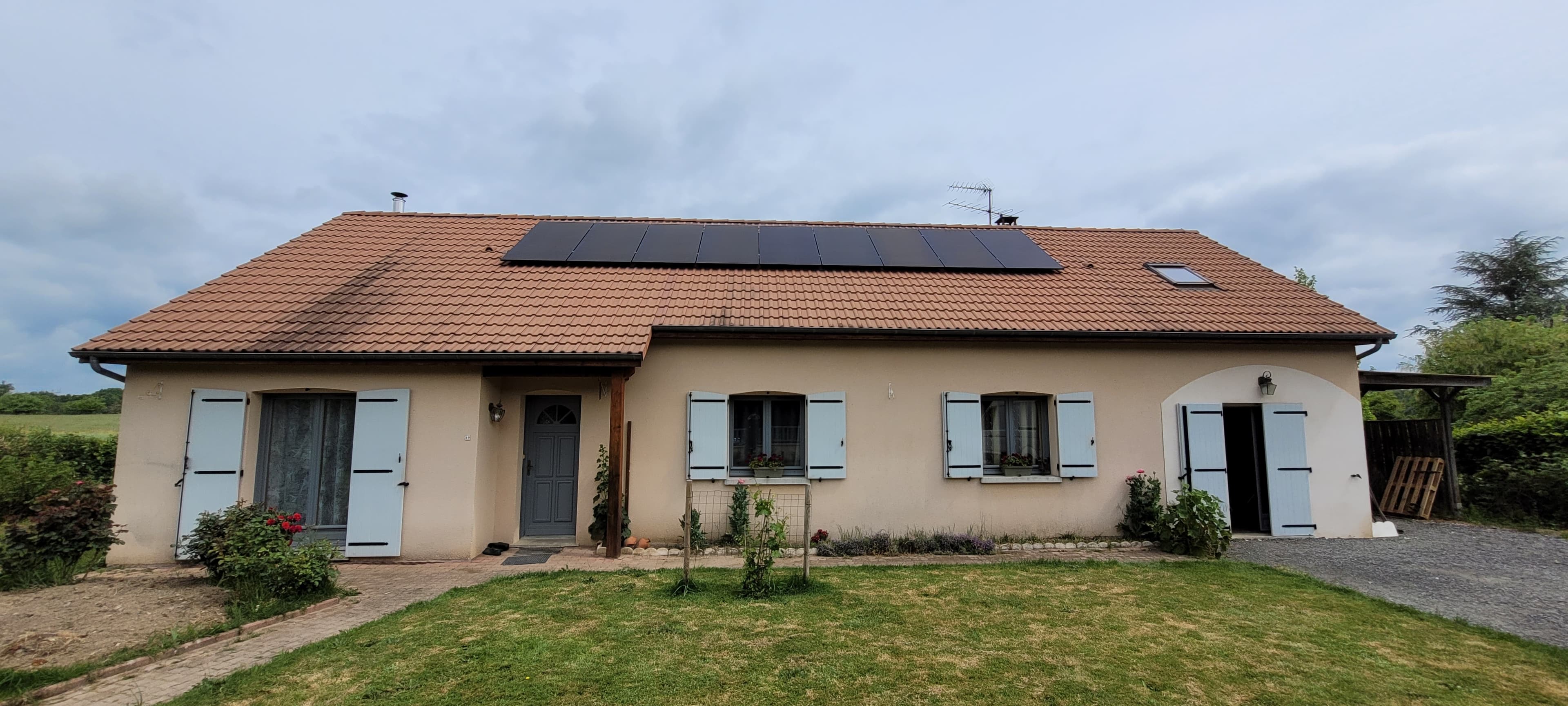 Installation photovoltaïque de 5.4 kWc à Sainte-Feyre