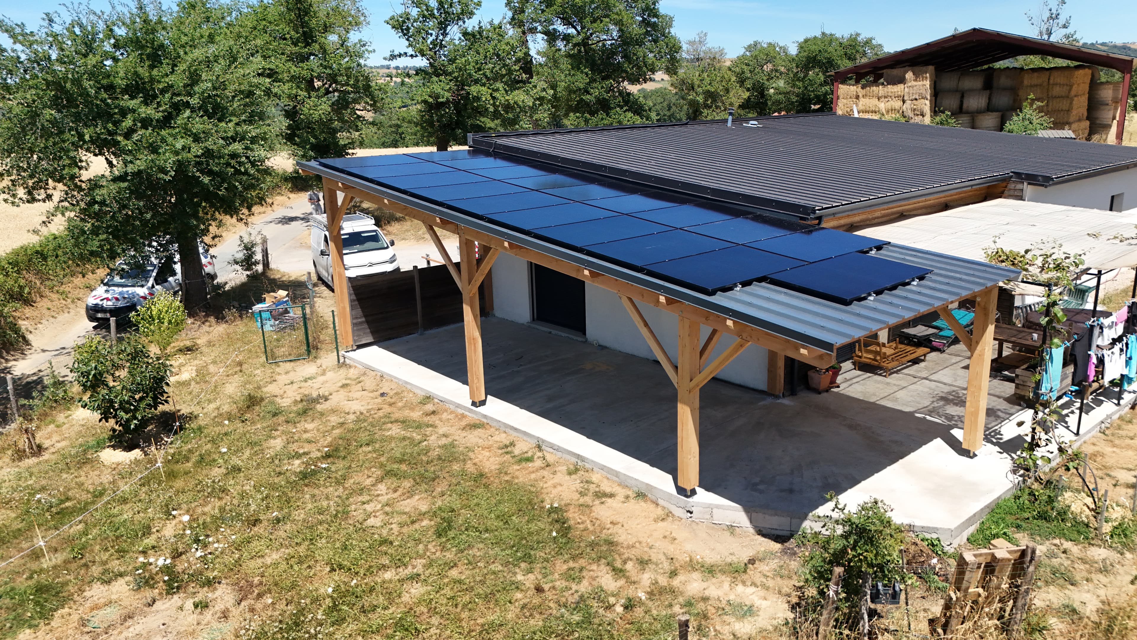 Création de Carport Bois et une installation photovoltaïque de 9.5 kWc à Saint-Constant-Fournoulès