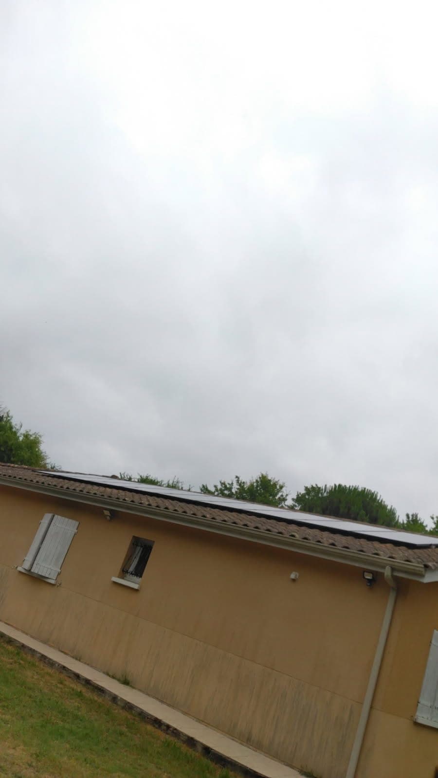 Installation photovoltaïque de 9.0 kWc à Sainte-Terre