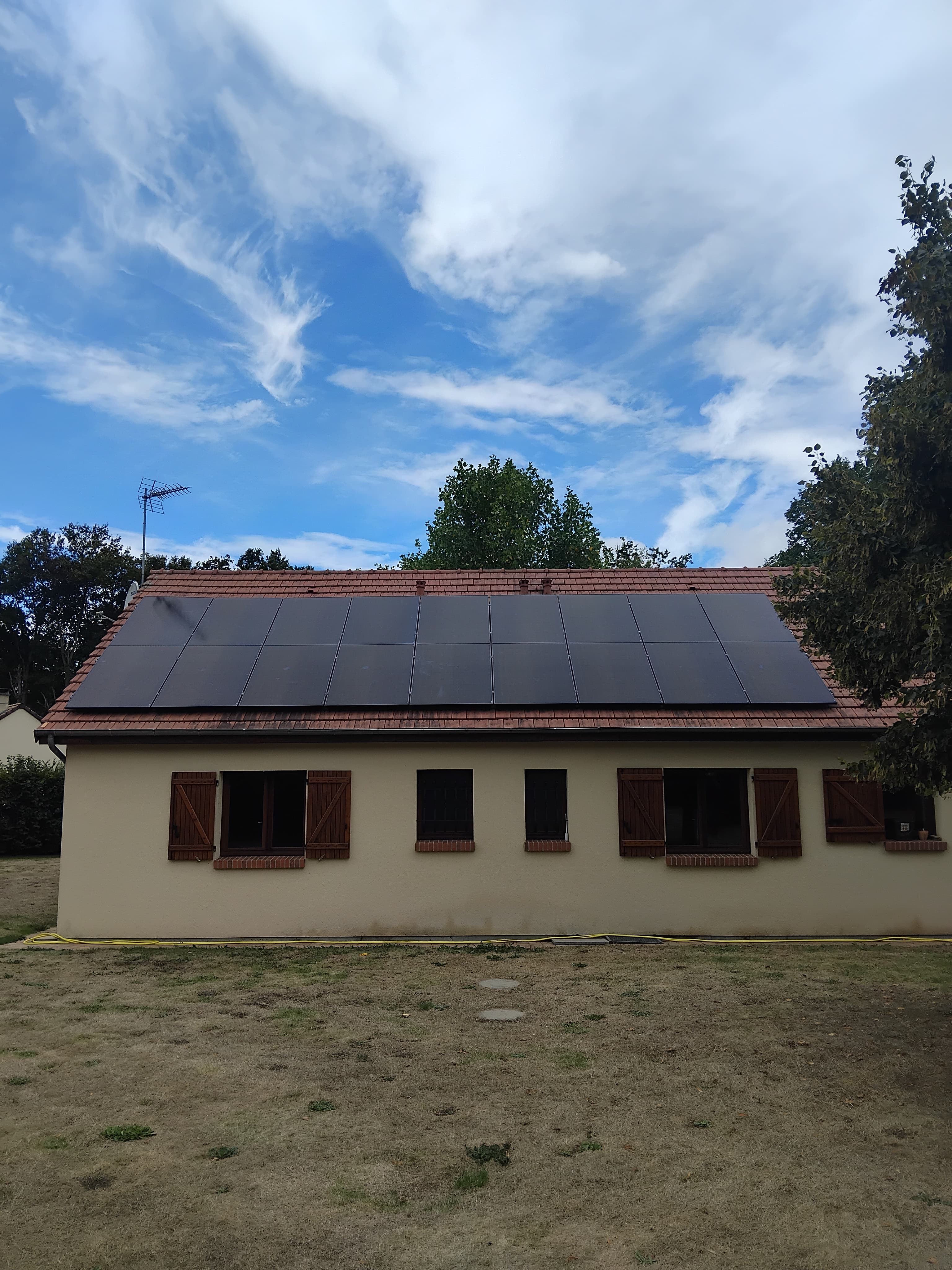 Installation photovoltaïque de 9.0 kWc à Treis-Sants-en-Ouche